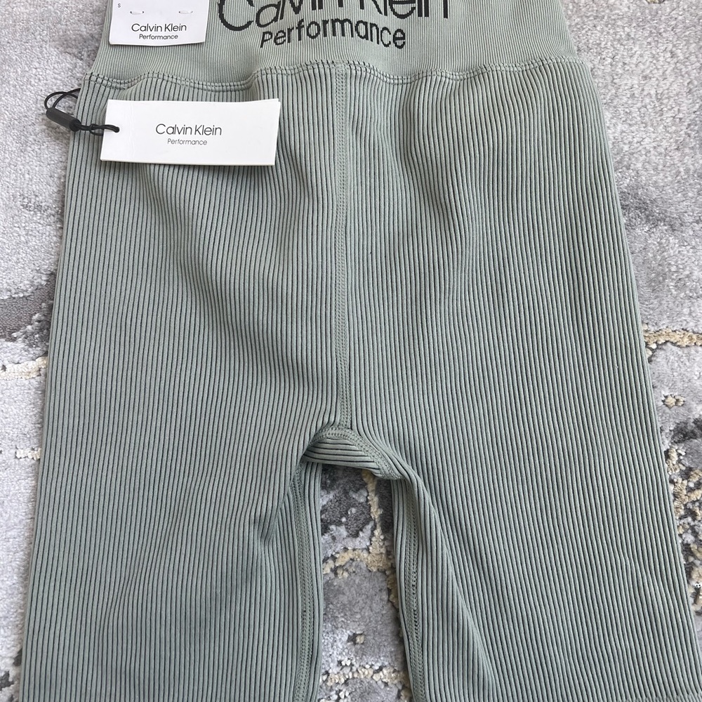 Calvin Klein Performance - Picture 4 of 6